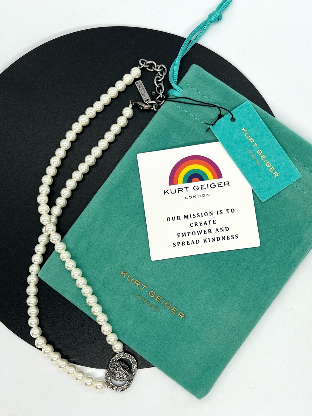 Kurt Geiger London Chelsea Pearl Necklace Crystal Eagle Clasp Silver Tone NWT - Picture 2 of 9